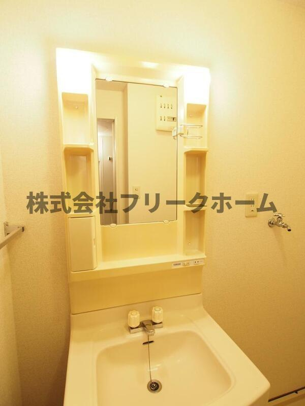 武蔵野市境２丁目の賃貸マンションの洗面所