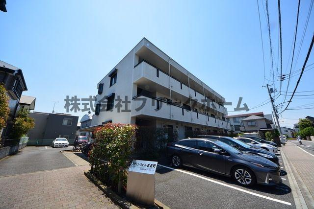 武蔵野市境２丁目の賃貸マンションのエントランス