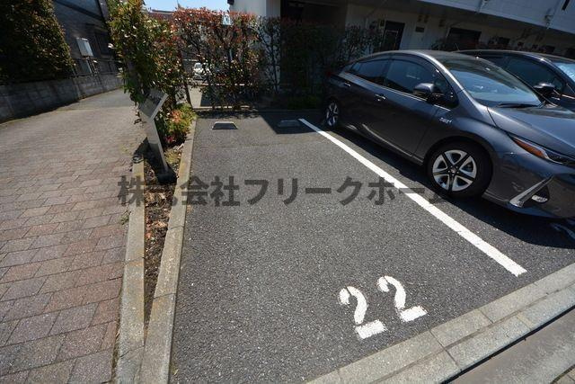武蔵野市境２丁目の賃貸マンションの駐車場