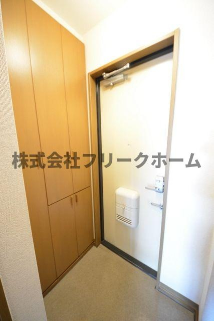 武蔵野市境２丁目の賃貸マンションの玄関