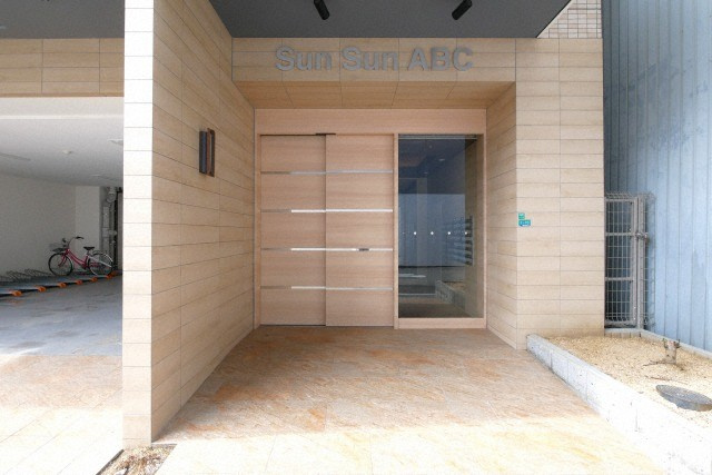 大阪市浪速区恵美須西１丁目の賃貸マンションのエントランス