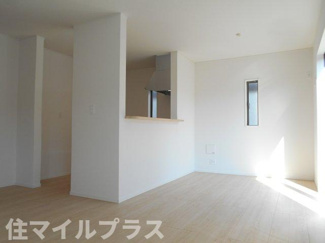 【居間・リビング】 | 郡山市島2丁目新築一戸建て1棟 | リビングです