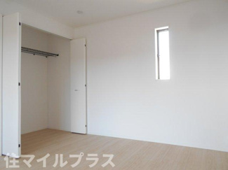 【洋室】 | 郡山市島2丁目新築一戸建て1棟 | 明るい洋室です