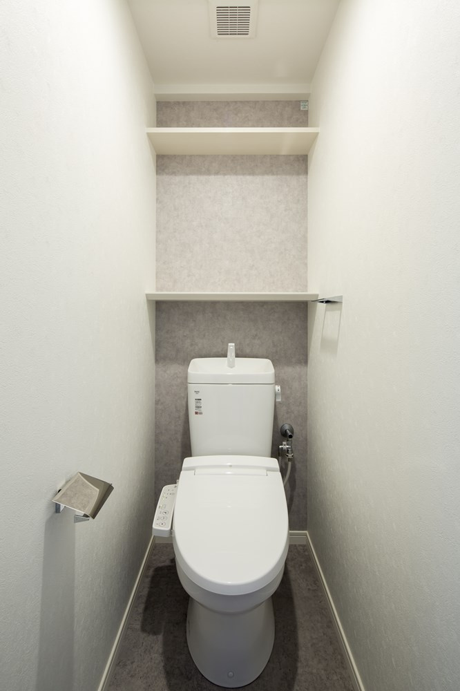 新品家具付きマンション東光16(KaGood福岡)のトイレ