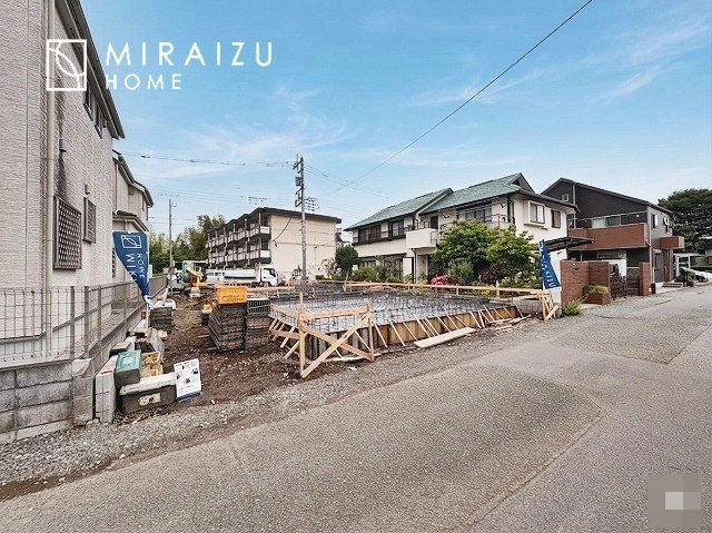 【前面道路含む現地写真】 | 贅沢な暮らしにぴったり設備が魅力♪家事導線の良い水回りで毎日綺麗家事もラクラク♪早朝、夜間問わず現地見学＆周辺環境ご案内致します♪