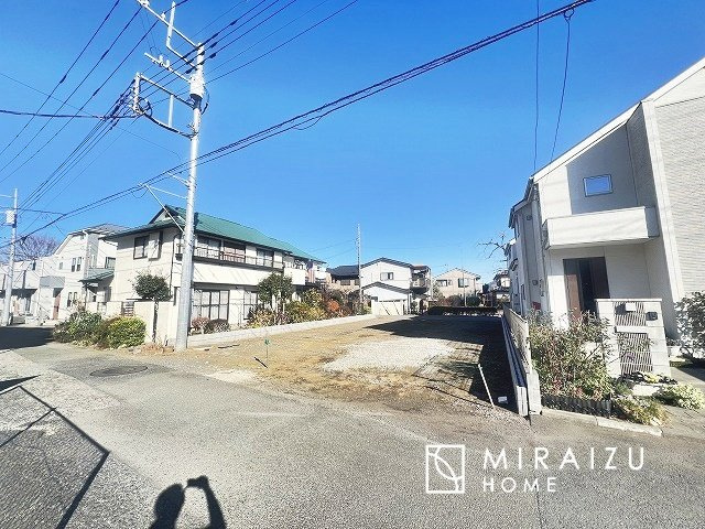 【前面道路含む現地写真】 | 日当たりの良いお家は嬉しいですよね。それぞれ価値観が分かれる箇所です、実際に内覧して日当たりの心地よさをご体感下さいね♪