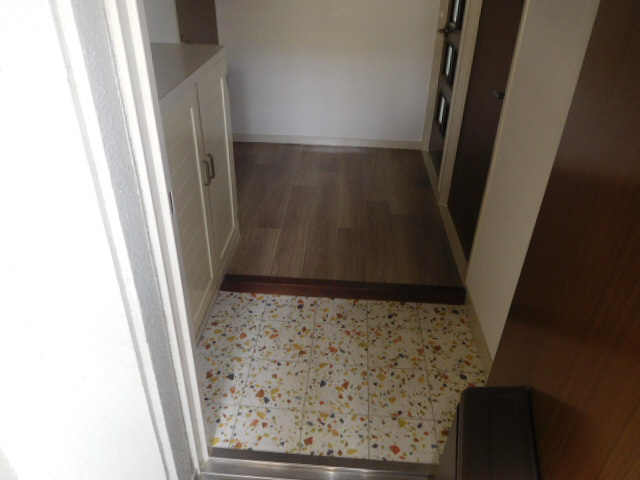 リッチウォーク佃町の玄関
