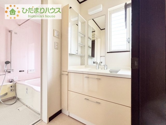 【独立洗面台】 | 取手市桜が丘2丁目　中古戸建 | 清潔感溢れるスタイリッシュなデザインの洗面化粧台！！