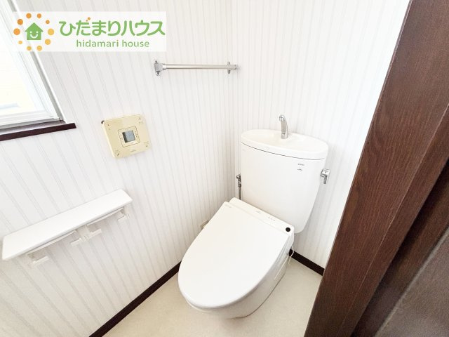 【トイレ】 | 取手市桜が丘2丁目　中古戸建 | 1・2階にトイレあり。階段を降りなくてもいいので、高齢者の方も優しい☆彡