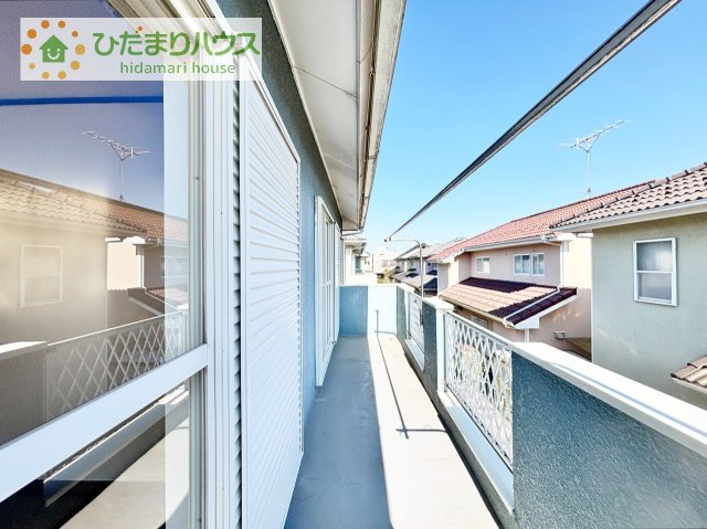 【バルコニー】 | 取手市桜が丘2丁目　中古戸建 | 広々としたバルコニー。お洗濯物もぜーんぶ干せちゃいます！！