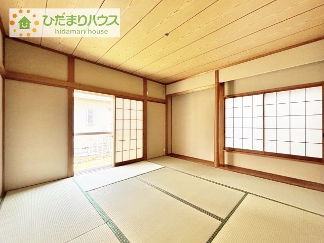 【和室】 | 取手市桜が丘2丁目　中古戸建 | 扉を閉じれば来客用のお部屋として！開いて広い空間を作れば、お子様の遊び部屋として使えます！