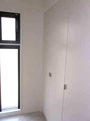 【玄関】 | ピースフル