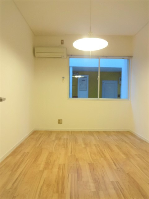 パークプレイスの寝室|照明付き　洋室6帖
（写真は108号室）