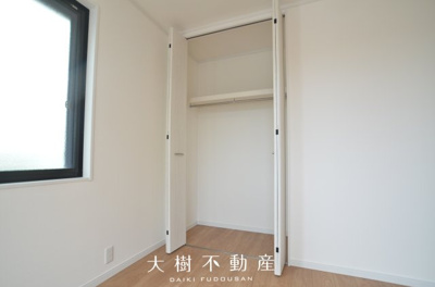 【洋室】 | 綾瀬市吉岡東4丁目　中古戸建て【仲介手数料無料】 | 3階　洋室5（7.3帖）クローゼット