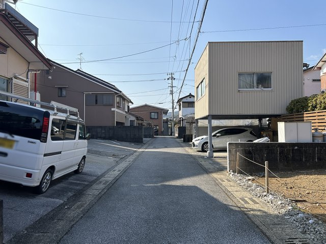 一宮中町⑨　新築戸建住宅の前面道路含む現地写真