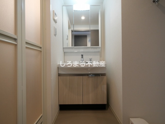 プレサンス東小橋エレディータの独立洗面台