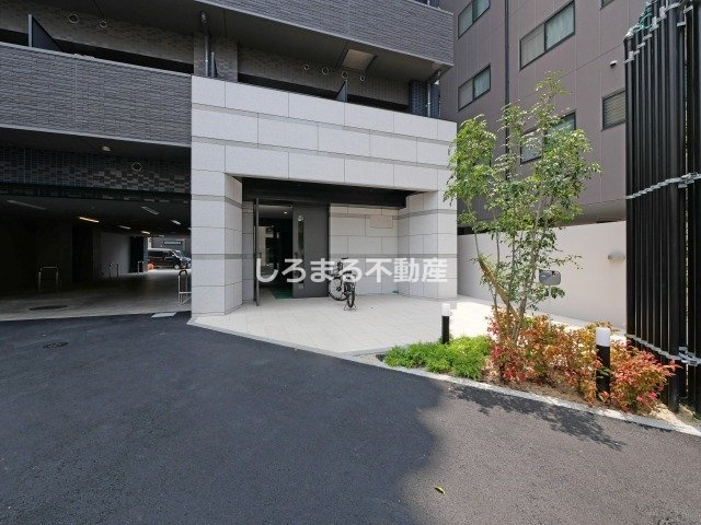 プレサンス東小橋エレディータのエントランス