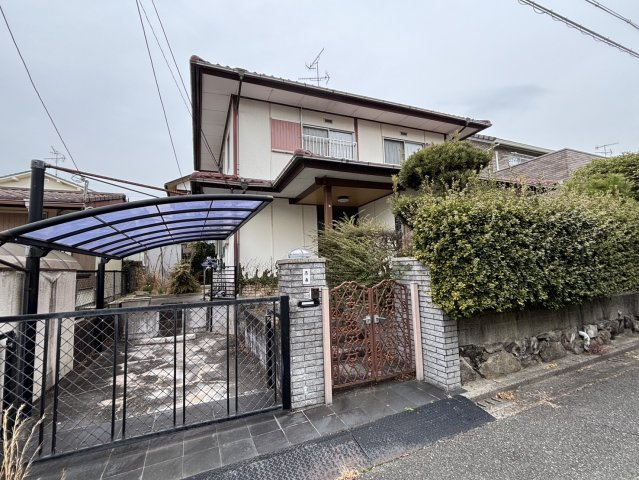 川西市向陽台　売土地 （更地渡し）の前面道路含む現地写真