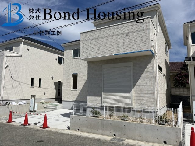 西舞子駅まで徒歩9分　角地で開放的です　西舞子5丁目　新築戸建の居間・リビング