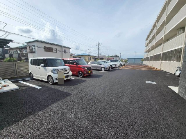 【駐車場】