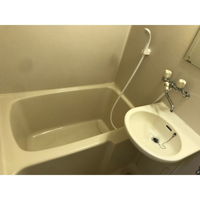 サニーサイド三田南Bの浴室