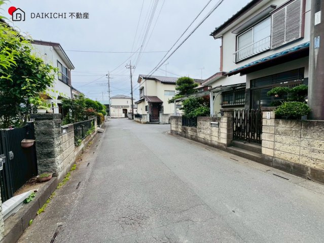 【前面道路含む現地写真】 | 鶴ヶ島市脚折第27　リーブルガーデン　新築戸建　全1棟　1号棟