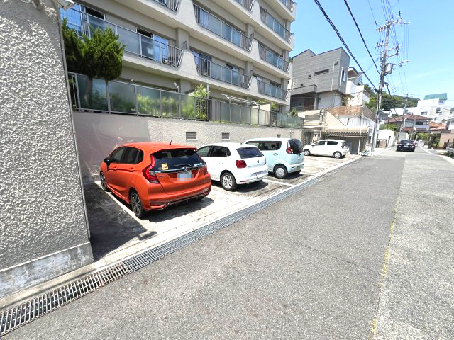 【駐車場】 | 岡本パークマンション
