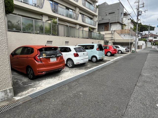【駐車場】 | 岡本パークマンション