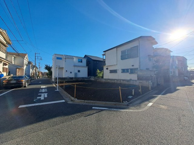 【外観】 | 練馬区西大泉2丁目　新築一戸建住宅　全1棟　(保谷店) | 開放的な角地で採光・通風良好。