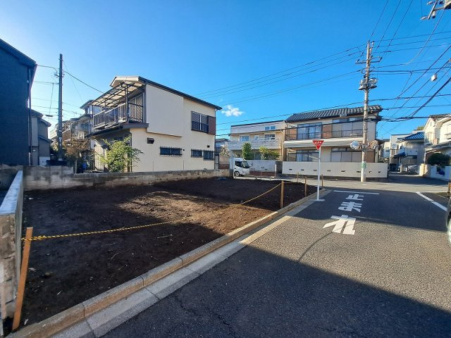 【前面道路含む現地写真】 | 練馬区西大泉2丁目　新築一戸建住宅　全1棟　(保谷店) | 前面道路は約5.5ｍ幅あり、お車の駐車もしやすいです。