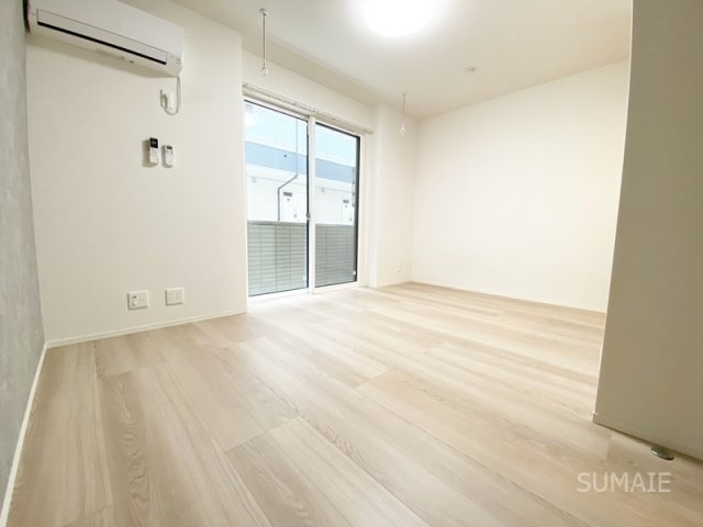 エーデル カーサの居間・リビング|シンプルな内装です！