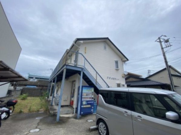 プチメガティーの外観