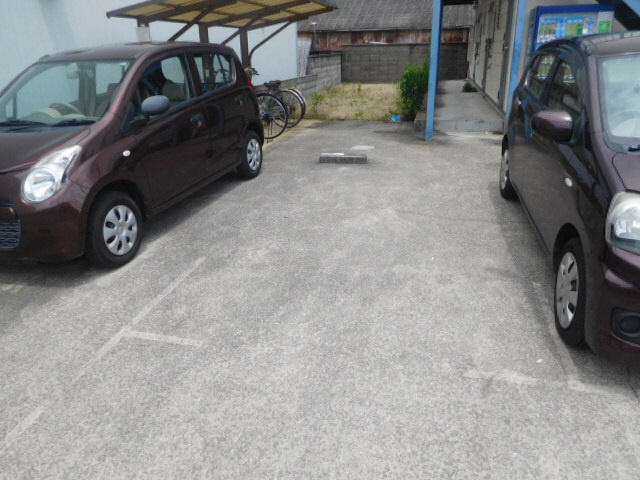 プチメガティーの駐車場