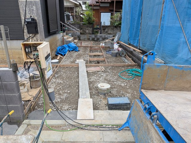 八王子市　弐分方町　新築一戸建て　５期の駐車場|～L字型に2台駐車可能カースペース～