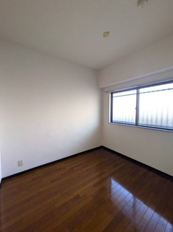 【洋室】 | 角ビル