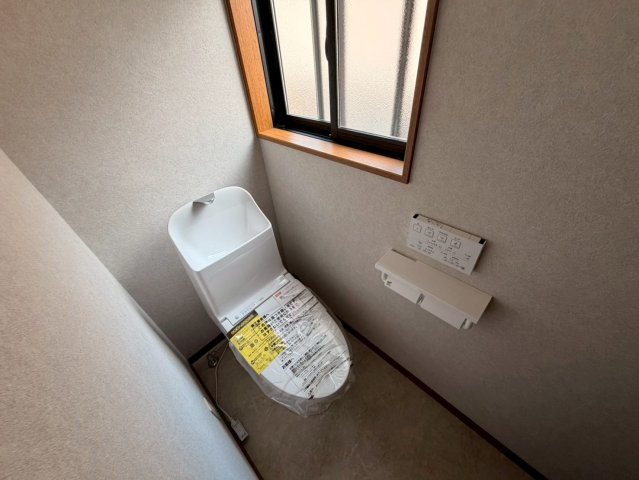 御影山手5丁目戸建のトイレ