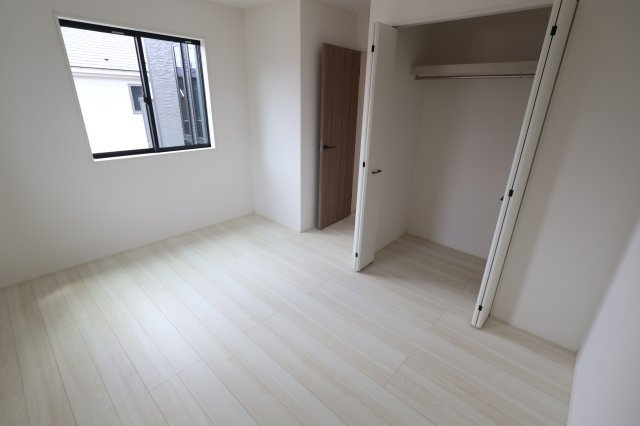 《仲介手数料無料》川越市霞ケ関北６丁目10-12新築一戸建てグラファーレの洋室|2階 6.5帖