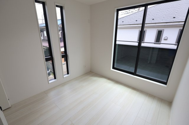 《仲介手数料無料》川越市霞ケ関北６丁目10-12新築一戸建てグラファーレの洋室|5.25帖