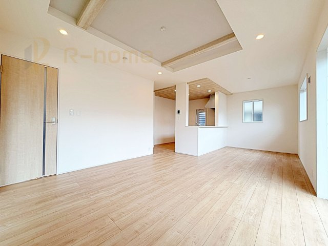 水戸市見川町4期　新築戸建て　1号棟の居間・リビング|広々としたLDK♪充分な広さがあり、ご家族でインテリアのレイアウトを考えるのも楽しみですね！