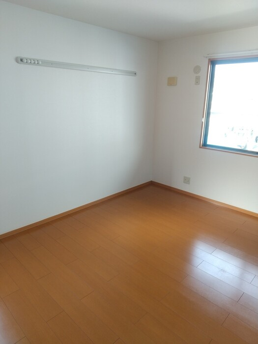 フルーレコートの洋室|北洋室６．８帖