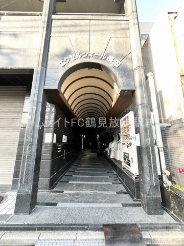 エクセルシオール長田のエントランス