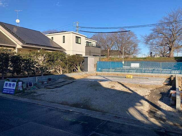 【外観】 | 静岡市葵区西瀬名町 新築一戸建て 1号棟 | 現在建築中の外観画像です。ご内覧は同じメーカーの完成物件へご案内いたしますので、いつでもご相談ください！