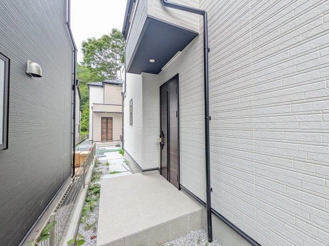 八王子市　弐分方町　新築一戸建て　５期の玄関|～玄関は安心のWロックキーを採用～