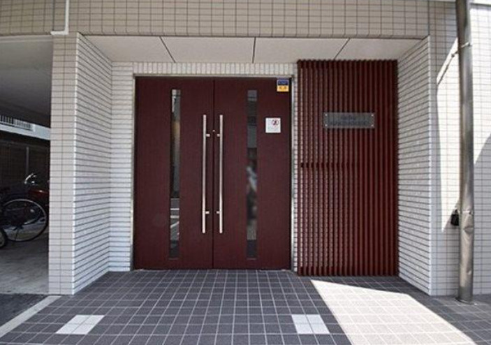 フォースター浅草今戸のエントランス