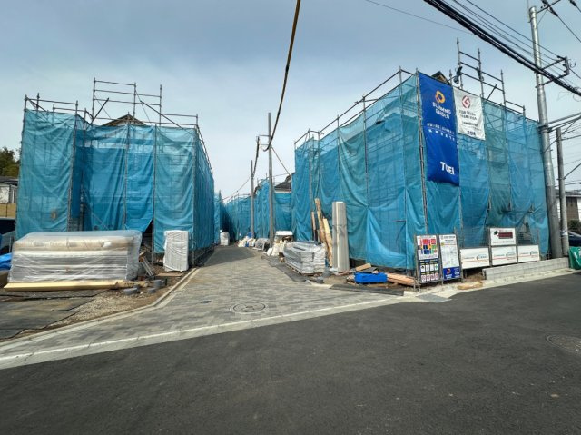 横浜市青葉区鉄町 新築戸建て【仲介手数料無料】カースペース2台の前面道路含む現地写真