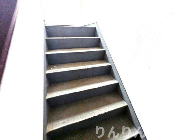 鷹志ハイツのロビー|建物の内部です