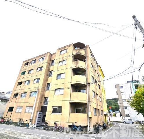 鷹志ハイツの外観|外観は落ち着いています