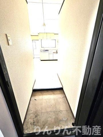 鷹志ハイツの玄関|シンプルで使いやすい玄関です