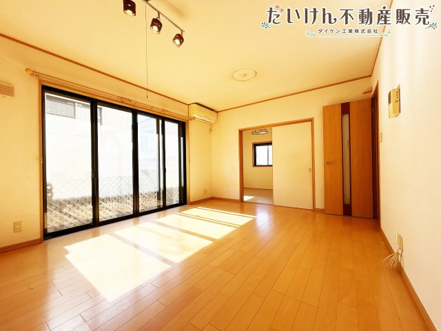 神戸市西区水谷1丁目　中古戸建の居間・リビング