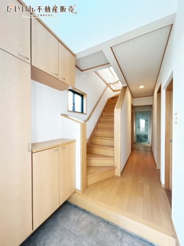 神戸市西区水谷1丁目　中古戸建の玄関